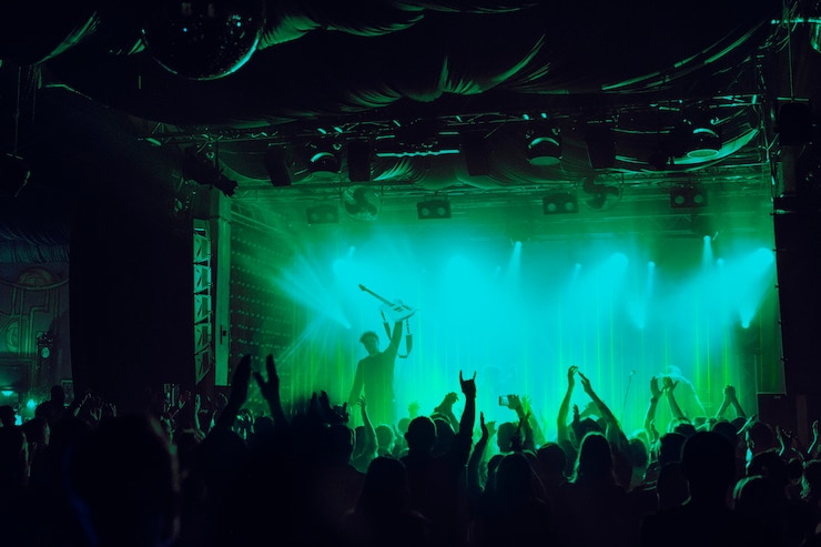 Gratis Foto geluidsgolftechnologie jubelende menigte op concert geremixte media