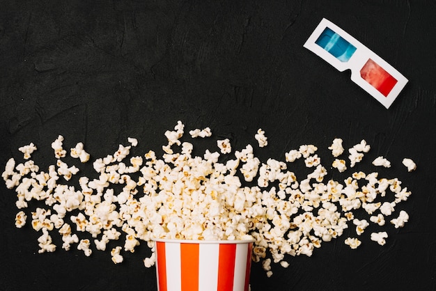 Gemorste popcorn en 3D-bril