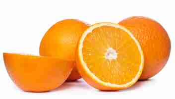 Gratis foto gesneden en hele sinaasappels