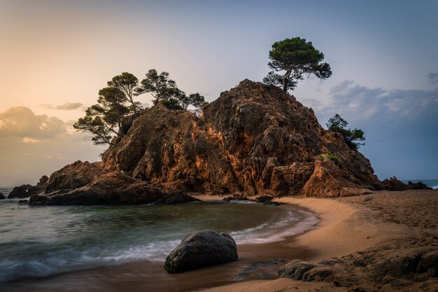 Geweldige zonsopgang in de Cala Cap Roig aan de Costa Brava