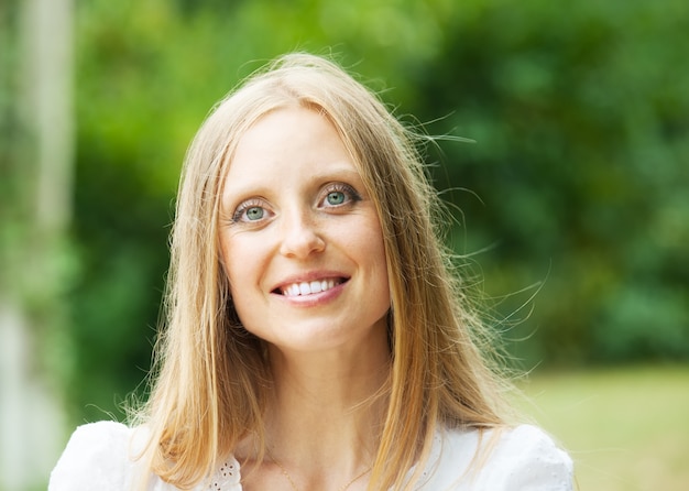 Gewone vrouw van middelbare leeftijd