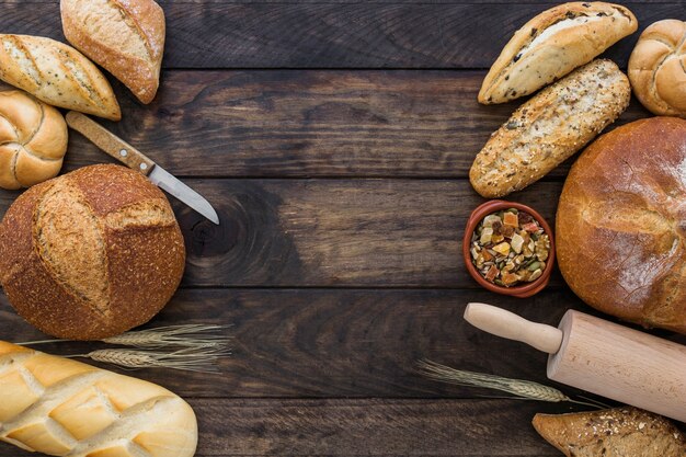 Gezellige set met bakkerij en gedroogde vruchten