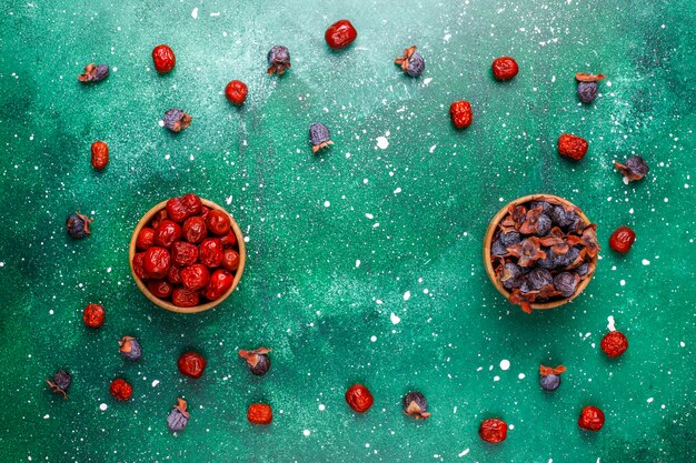 Gezond assortiment droog fruit, bovenaanzicht