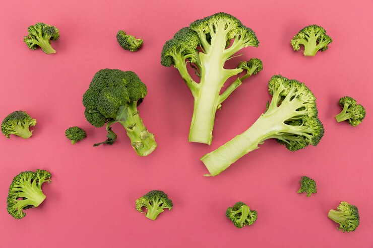 Gratis Foto gezonde biologische broccolibladeren