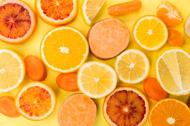 Gezonde levensstijl van citrus segmenten bovenaanzicht