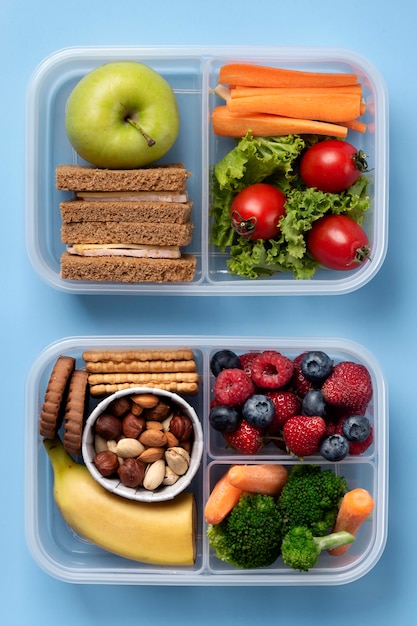Gezonde voeding lunchboxen arrangement bovenaanzicht