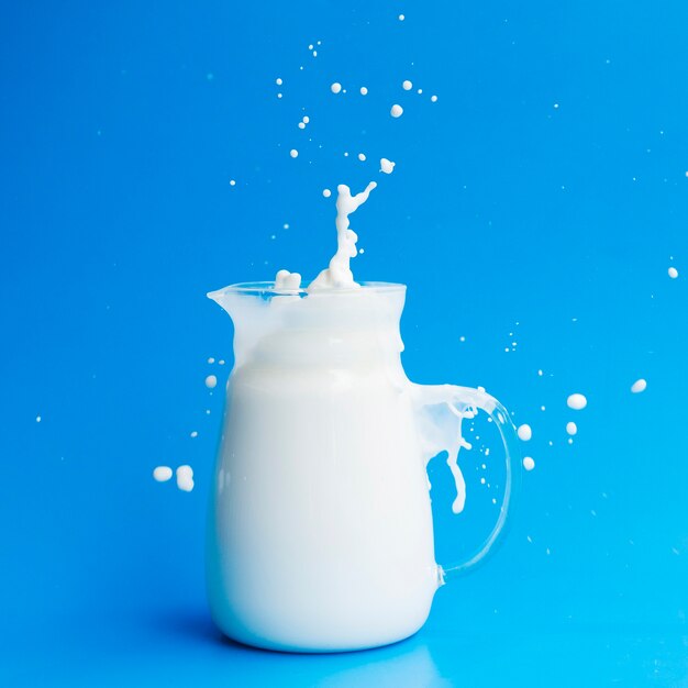 Glazen pot vol melk