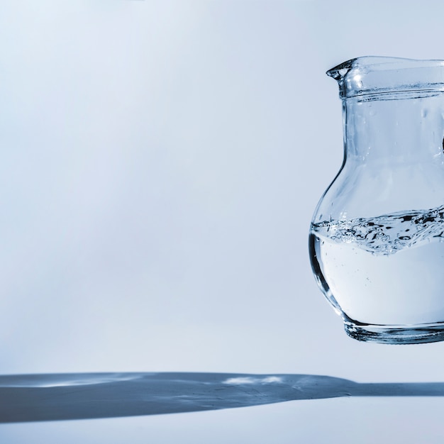 Gratis foto glazen pot vol met water