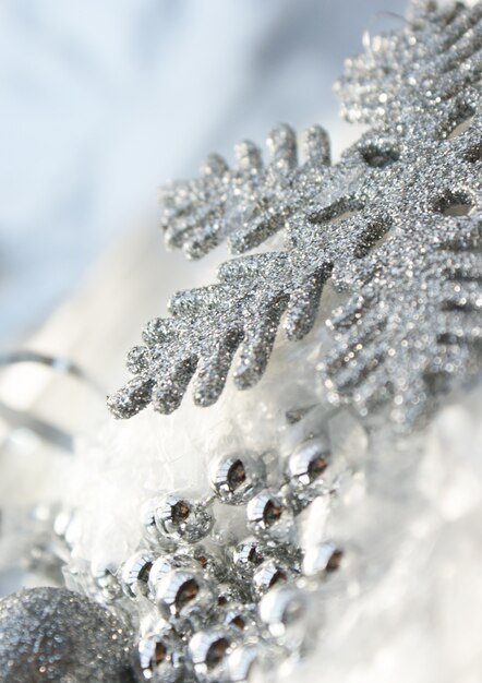 GlitteryKerstmis sneeuwvlok achtergrond zeer ondiepe scherptediepte gebruikt
