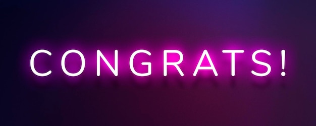 Gratis foto gloeiende gefeliciteerd neon typografie op een donkerpaarse achtergrond