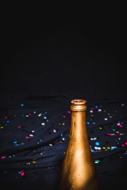 Gouden knelpunt met confetti