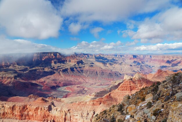 Grand Canyon-panorama in de winter met sneeuw