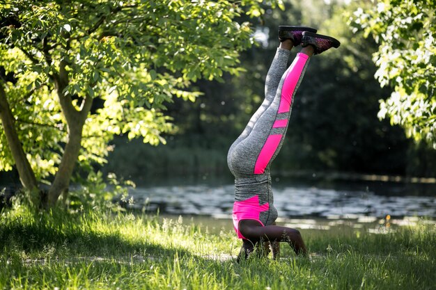 Gras houdt van Amerikaanse groene etniciteit yoga