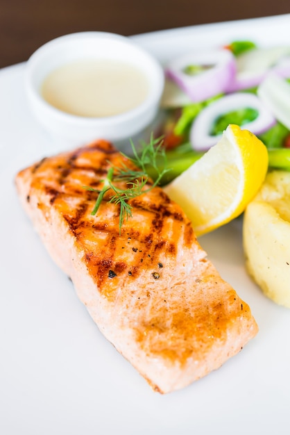 Grilled steak van zalmfilet