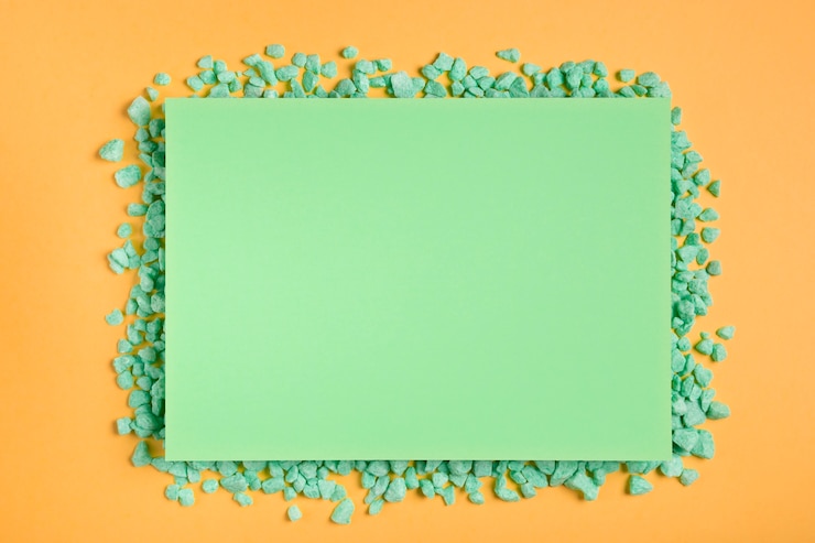 Gratis Foto groen rechthoekmodel met groene rotsen