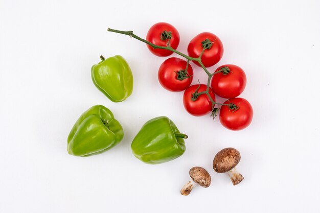Groene paprika, tomaten en champignons