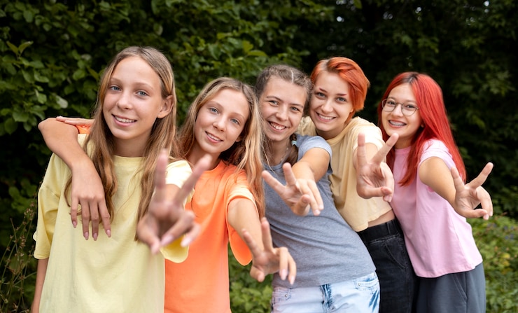 Gratis Foto groep beste vriendinnen die samen poseren