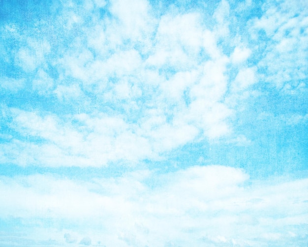 Grunge blauwe hemelachtergrond met ruimte voor tekst