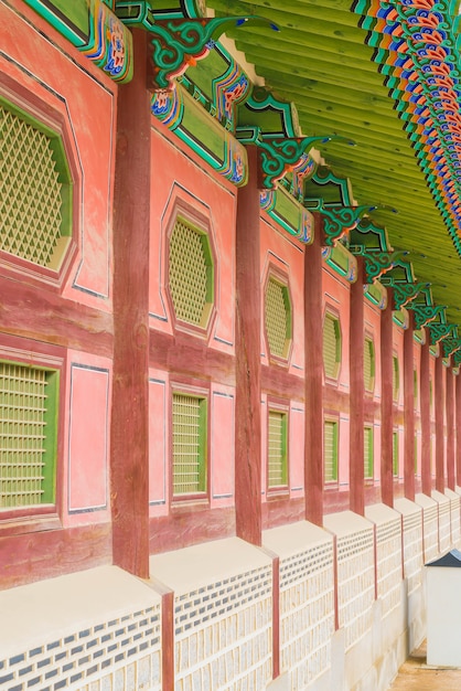 Gratis foto gyeongbokgung palace prachtige traditionele architectuur in seoel, korea - boost up color processing