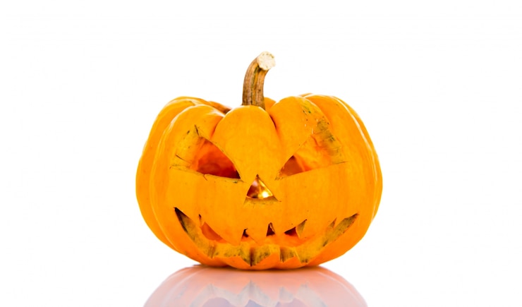 Gratis Foto halloween pompoen op een witte achtergrond