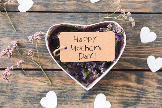 Happy mothers day inscriptie met kleine bloemen in vak