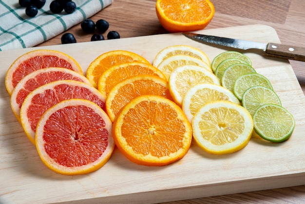 Gratis foto heerlijk citrus arrangement hoge hoek