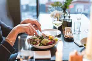 Gratis foto heerlijk gerecht in een restaurant