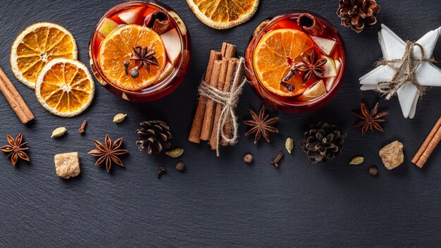 Heerlijk glühwein drinken concept