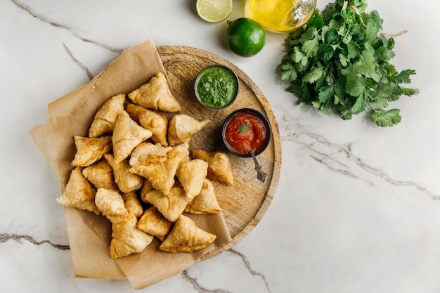 Heerlijk Pakistaans eten met platte saus