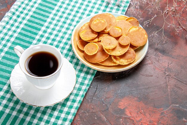 Heerlijk smakelijk dessert voor feest