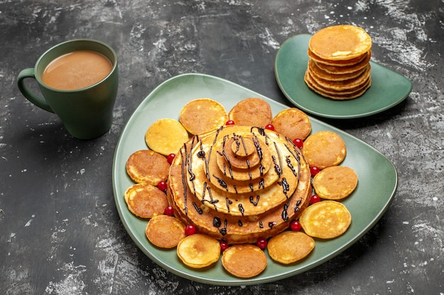 Heerlijk smakelijk dessert voor feest