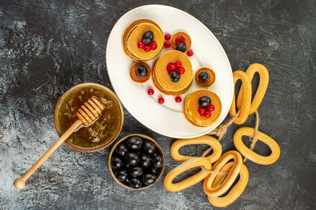 Heerlijk smakelijk dessert voor feest