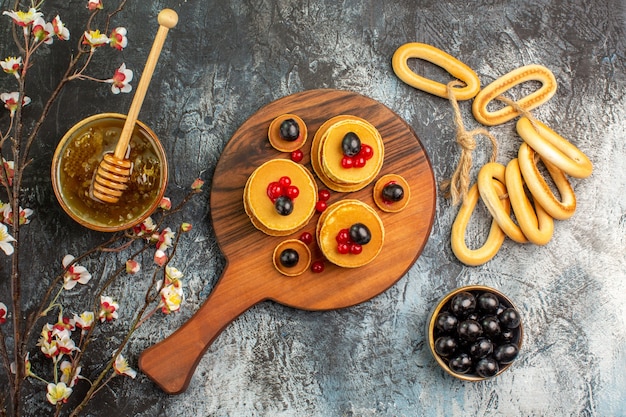 Heerlijk smakelijk dessert voor feest