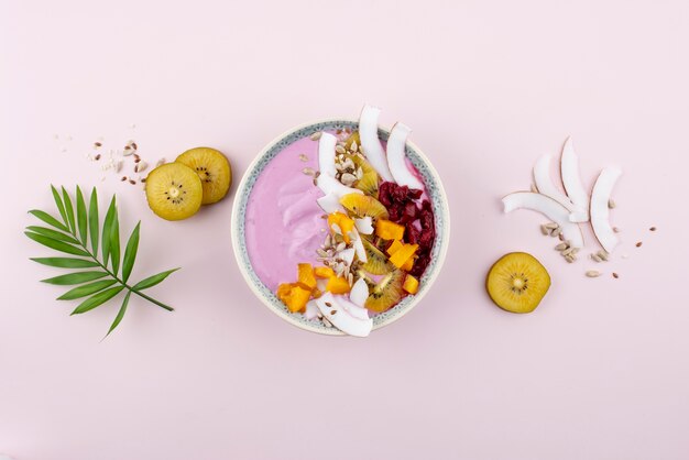 Heerlijk zoet açai bowl arrangement