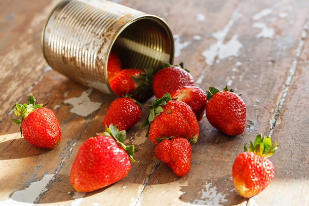 Heerlijke aardbeien op de tafel