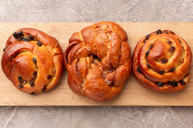 Gratis foto heerlijke bagels met rozijnen