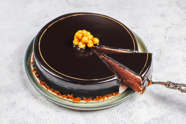 Heerlijke chocolade hazelnoot cake slice.