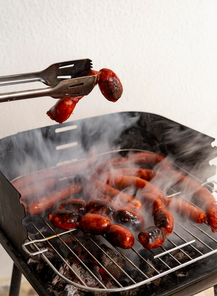 Gratis Foto heerlijke chorizoworst op de grill