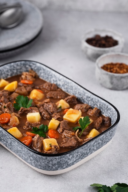 Heerlijke goulash klaar voor het avondeten