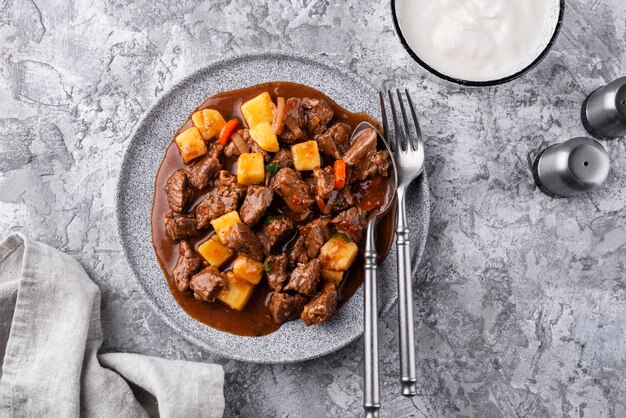 Heerlijke goulash klaar voor het avondeten