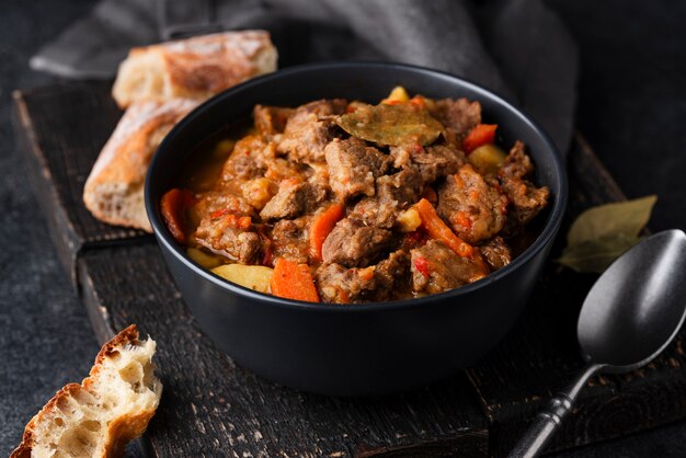 Heerlijke goulash klaar voor het avondeten