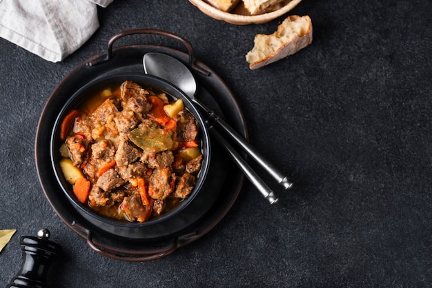 Heerlijke goulash klaar voor het avondeten