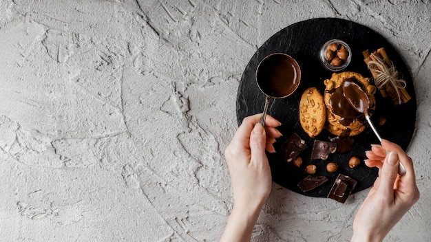 Heerlijke koekjes met chocolade en noten