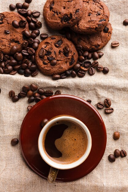 Heerlijke koekjes met kop koffie