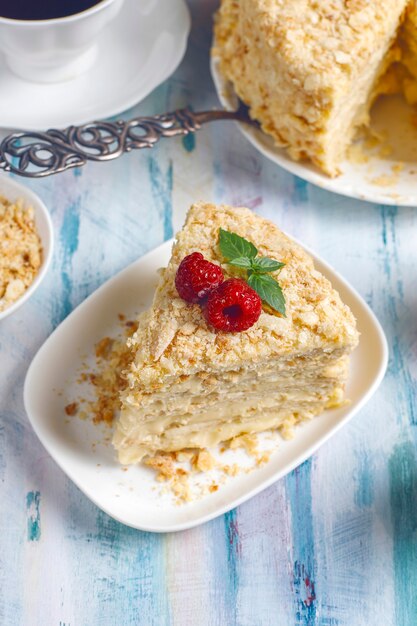 Heerlijke zelfgemaakte napoleoncake, bovenaanzicht