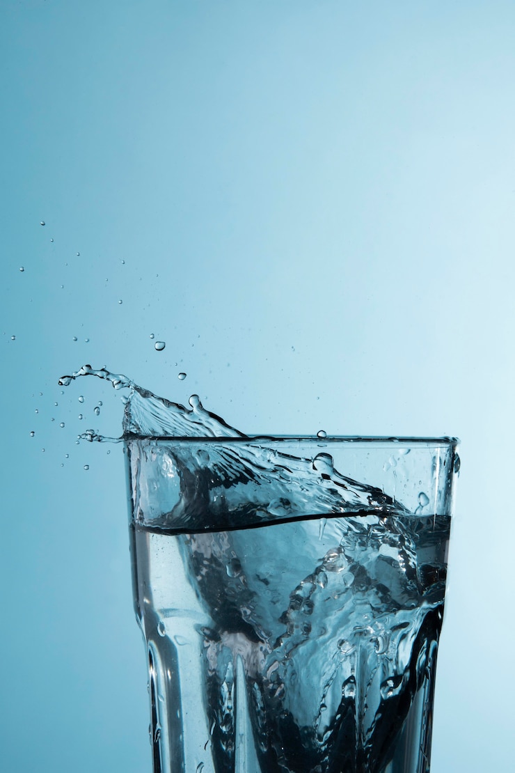 Gratis Foto helder glas met opspattend water
