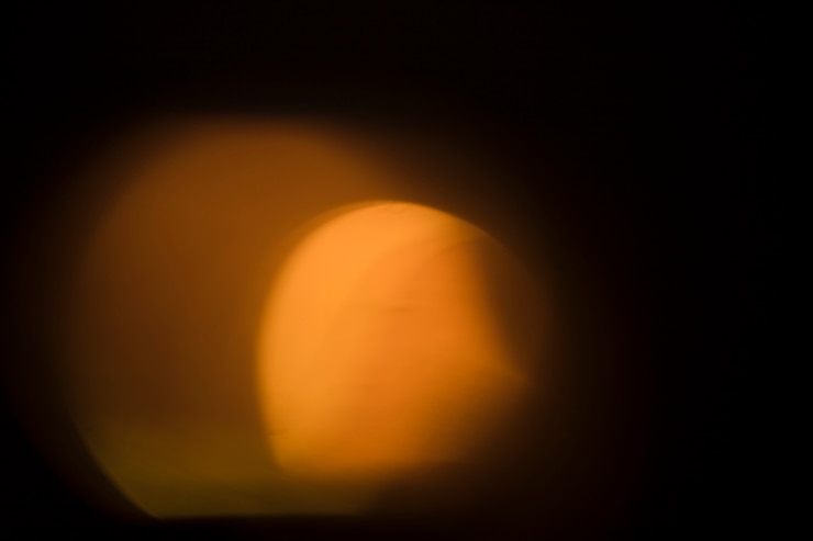 Gratis Foto helder licht op zwarte achtergrond
