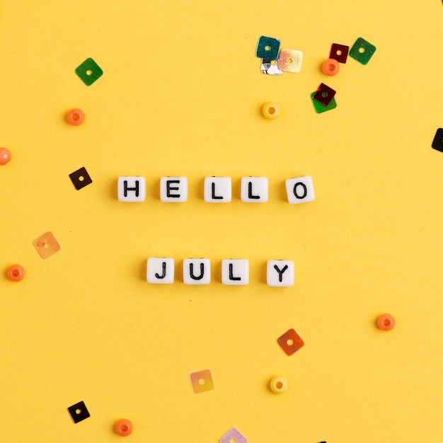Hello juli kralen bericht typografie