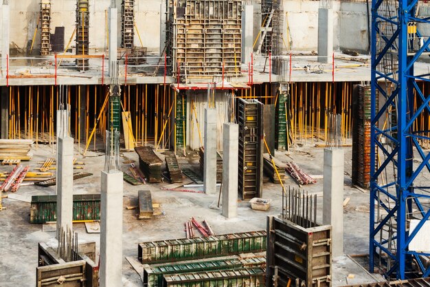 het bouwen van een nieuw betonhuis