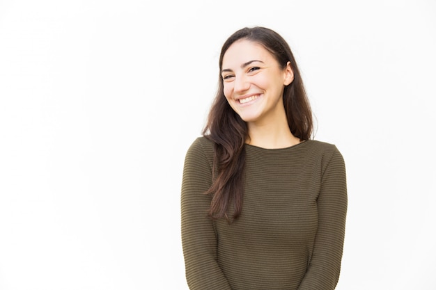 Het gelukkige blije Latijnse vrouw kijken